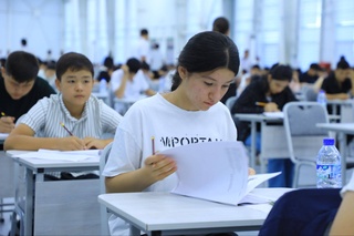 В Навои состоялся первый этап вступительных экзаменов в Международную школу-интернат имени Аль-Беруни