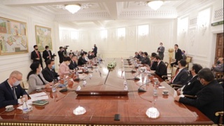 Oliy Majlis Qonunchilik palatasi Spikeri Nurdinjon Ismoilov Indoneziya parlamenti vakillarini qabul qildi