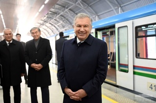 President Shavkat Mirziyoyev becomes acquainted with construction activities in Tashkent Metro
