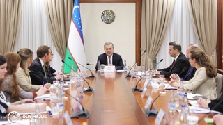 Кормандони Конгресси ИМА бо фаъолияти Сенат шинос шуданд