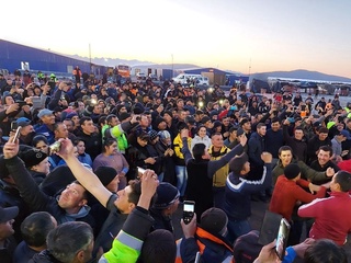 Сурхондарё делегацияси Утокан тоғ-кон металлургия комбинатида ватандошлар билан учрашди