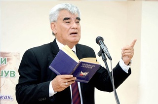 “Бу дунёни сирга кўмиб яшаш керак!”