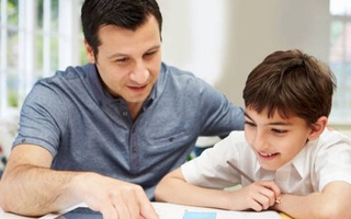 O'zbekistonda otalarning necha foizi farzandlarining ta'lim jarayonlarida ishtirok etadi?