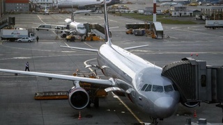 Россия аэропортларида йўловчилар оқими уч баравар ошди