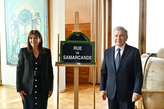 Президенти Ӯзбекистон бо шаҳрдори Париж мулоқот анҷом дод