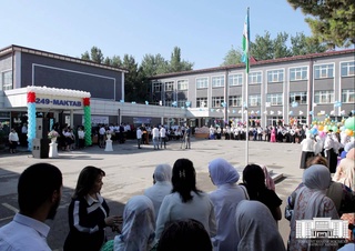 В Ташкенте для более 73 тысяч выпускников общеобразовательных школ прозвенел «Последний звонок»