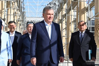 Президент Имам Бұхари кесенесін зиярат етті