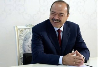 Абдулла Арипов сарвазири нави Қазоқистон Алихан Смаиловро бо таъин шуданаш ба вазифа табрик кард