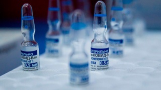 Росздравнадзор не зафиксировал смертей из-за российских Covid-вакцин