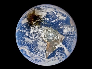 NASA million kilometr uzoqlikdan Oyning Yerdagi soyasini ko'rsatdi