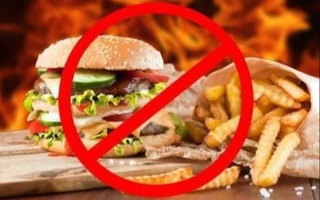 В школьных столовых запретят готовить и продавать «фаст-фуд»