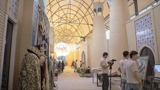 Buxoroda sayyohlarga 24 soat davomida xizmat ko'rsatuvchi mobil bozor ishga tushdi