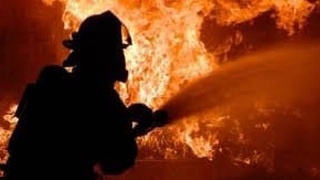 Жиззахда ёнғин ичида қолиб кетган фуқаро қутқарилди