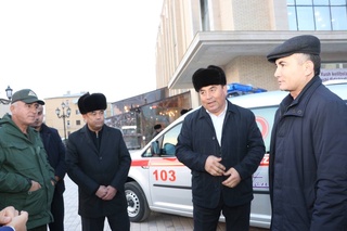 Тадбиркор энг чекка қишлоқлар аҳолисига тез ёрдам машиналари совға қилди