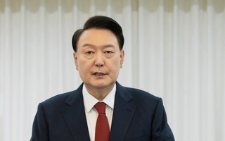 Задержанный президент Южной Кореи отказался давать показания, пишут СМИ