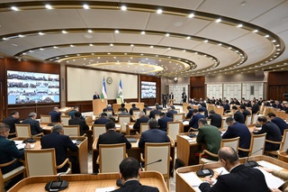 “Tuman tashkilotlari oʻzini "nazoratchi" deb biladi, aholi ogʻirini yengil qilish boʻyicha xizmat koʻrsatish yoʻq!" — Prezident