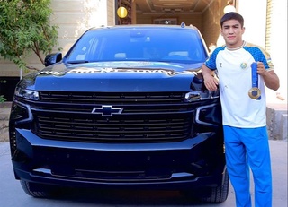 Шаҳар кўчаларида соатига 110 км тезликда ҳаракатланган Олимпиада чемпиони жаримага тортилди