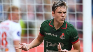 «Локомотив» громит «Спартак» в дерби Москвы с хет-триком Батракова