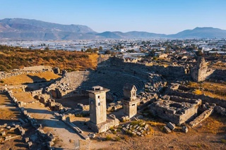 Анталия дунёга нимаси билан машҳур?