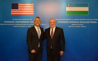 Вазири корҳои хориҷии Ӯзбекистон бо ёвари Котиби давлатии ИМА мулоқот кард