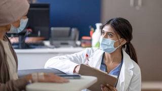 ЖССТ: Коронавируснинг давомли асоратларидан аёллар икки баробар кўпроқ азият чекмоқда