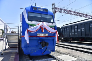 В Навои презентовали современный тепловоз производства китайской компании