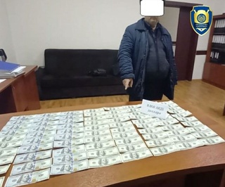 “Issiqxona” qurish uchun yer maydoni ajratib berishni vaʼda qilgan massiv rahbari ushlandi