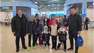 Қозоғистонда ота-она қарамоғисиз қолган 9 нафар бола Ўзбекистонга қайтарилди