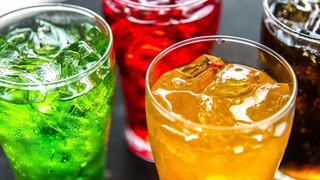 Ученые выяснили, что употребление сладких напитков повышает риск развития рака