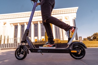 Skuter va samokatlarda yoʻl qoidalarini buzganlik uchun javobgarlik belgilandi