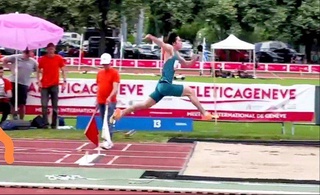 Варзишгар Анвар Анваров рекорди 38 сол пешинаи Ӯзбекистонро дар ҷаҳидан ба дарозӣ нав кард