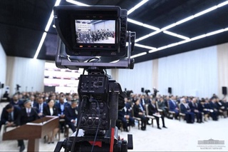 “Ангар” усулида кичик тўқимачилик бинолари қурилиб, бўлиб-бўлиб тўлаш шарти билан тадбиркорларга берилади