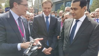 Нижегородский губернатор передал Узбекистану 20 машин скорой помощи