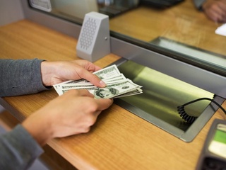 Пандемия бўлишига қарамай хориждан Ўзбекистонга пул ўтказмалари кўпайган