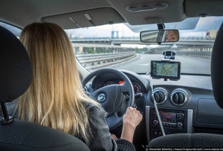 В Узбекистане более тысячи самозанятых женщин работают водителями через сервисы онлайн-заказа такси