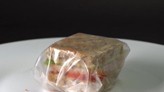 Съедобная упаковка: ученые создали экологичную пищевую пленку