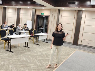 Дәрігерлер әйелдерге тиімді кеңес беруді үйренуде