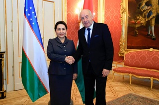 Раиси Сенати Олий Маҷлис бо Президенти Венгрия мулоқот кард