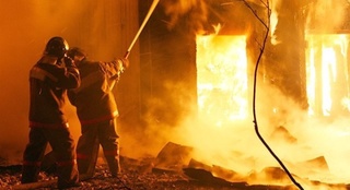 Buxoroda qurulish mollari doʻkoni yonib ketdi