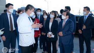 Пак Бён Сок посетил Национальный детский медицинский центр