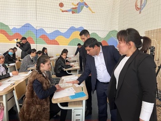 "Хорижий тилларни ўқитиш бўйича энг яхши мактаб" танловининг илк босқичи ўтказилди