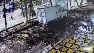 В Джизаке автомобиль «Cobalt» насмерть сбил двух детей на пешеходном переходе