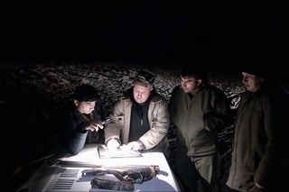 Бухородаги чўлда ов қуролини отишга шай ҳолатда олиб юрган уч эркак ушланди