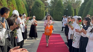 Устоз келажакни барпо этувчи буюк маънавий устунлардир