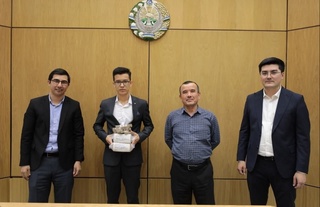 Шахматчиларимиз пул мукофотларини қабул қилиб олишди