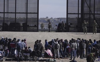 WP: Трамп планирует депортировать 1 млн мигрантов из США за год