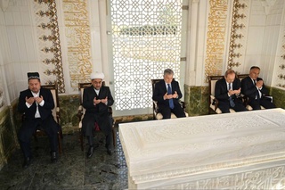 Хотираи Нахустин Президент пос дошта шуд