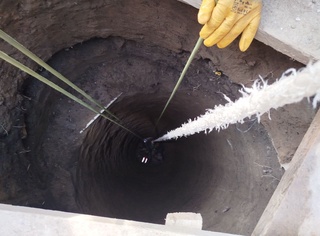 10 метрлик чуқурликка тушиб кетган фуқаро қутқарилди