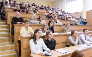 Таълими русиягӣ дар Ӯзбекистон: дар кишвар филиалҳои кадом мактабҳои олӣ фаъолият доранд