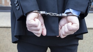 ДХХ жойларда коррупция ва фирибгарлик билан шуғулланган шахсларни ушлади